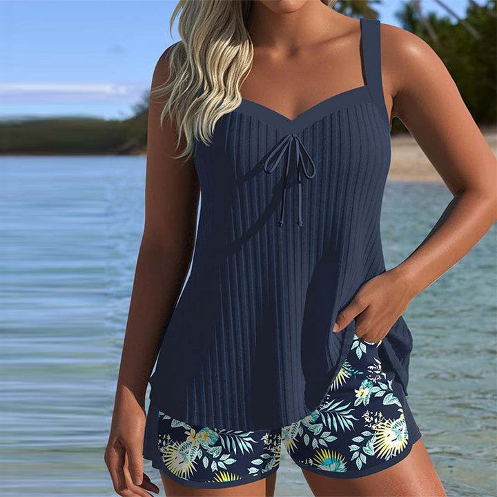 Carla - Traje de Baño de Rayas con Short de Playa